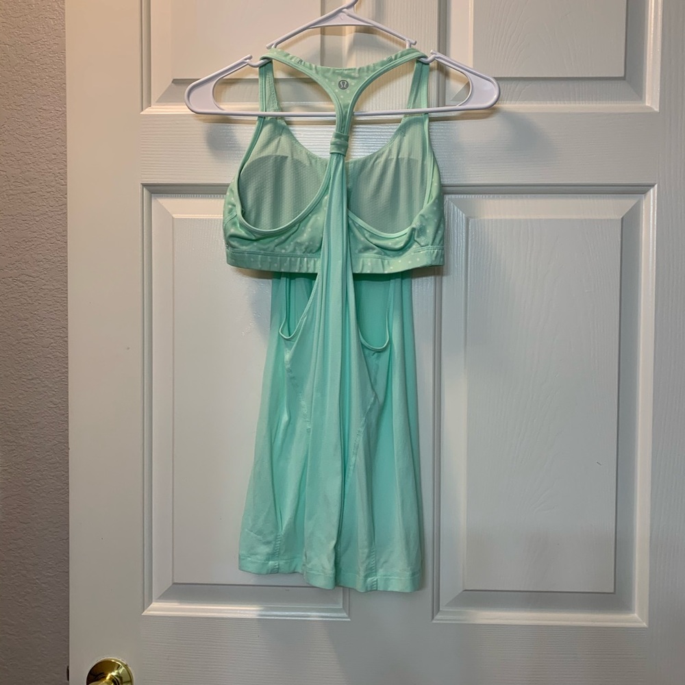 lululemon workout Shirt size 4. small size . - Picture 2 of 5